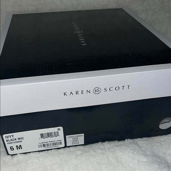 Karen Scott Black Heeled Boots with Sleek Silhouette - Picture 2 of 15